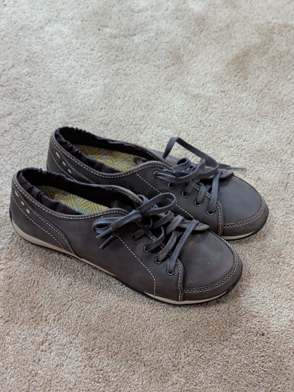 LL Bean Size 7.5 Medium Sneakers